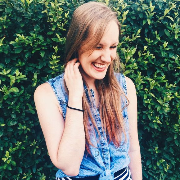 Meet your Posher, Casi - Picture 1 of 1